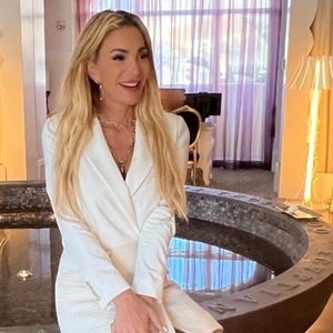 Meet your Posher, Paris